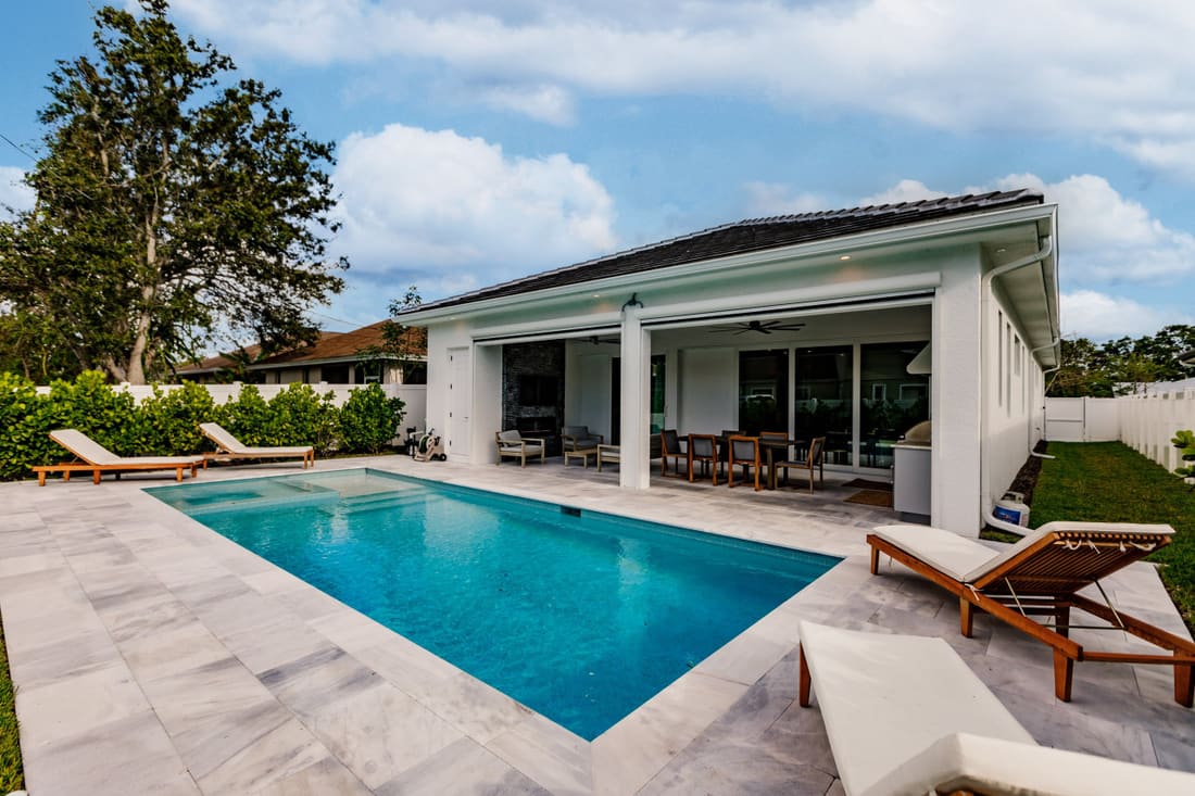 Bikinis and Martinis, property photograph 2