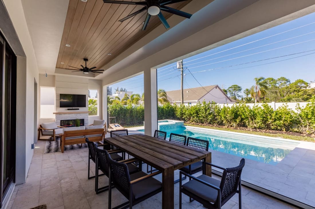 Luxe Coastal Getaway, property photograph 12